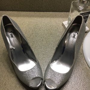 Women’s Size 11 silver glitter platform heels
